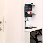 Modern 2-bed Apt, Late Check In Available سبليت