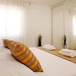 Modern 2-bed Apt, Late Check In Available شقة