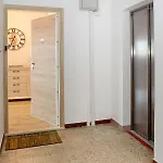 Modern 2-bed Apt, Late Check In Available *