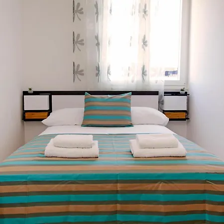 公寓 Modern 2-bed Apt, Late Check In Available