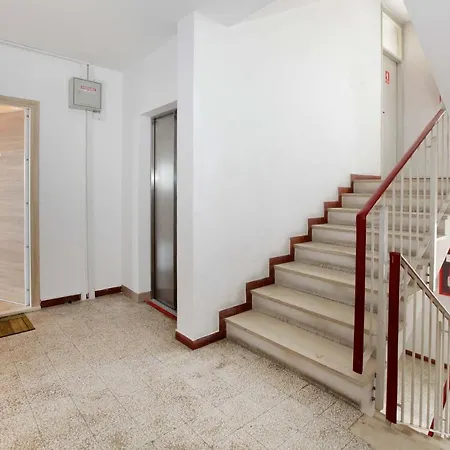 아파트 Modern 2-bed Apt, Late Check In Available *