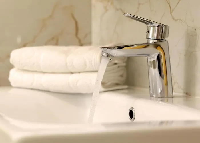 Modern 2-bed Apt, Late Check In Available スプリト