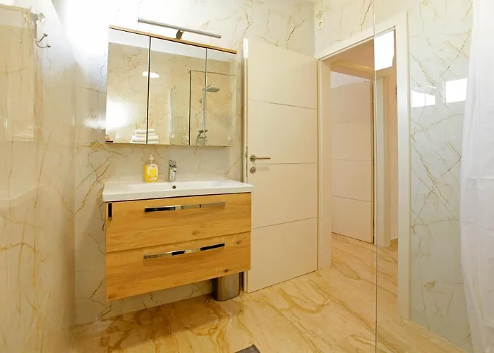 アパート Modern 2-bed Apt, Late Check In Available スプリト