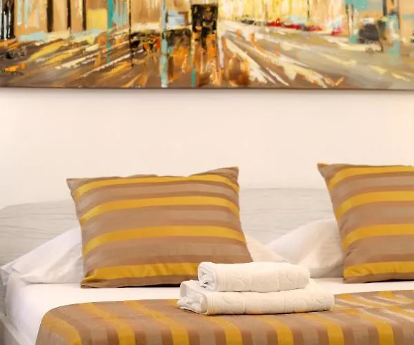 Lägenhet Modern 2-bed Apt, Late Check In Available *