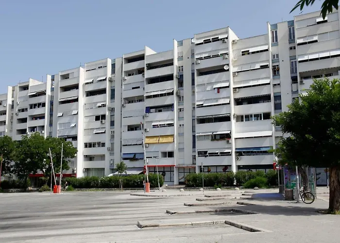 Modern 2-bed Apt, Late Check In Available スプリト