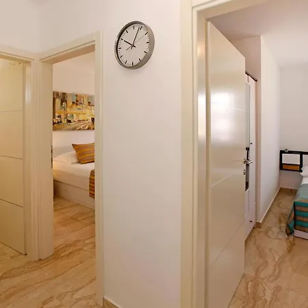 Modern 2-bed Apt, Late Check In Available Appartement *